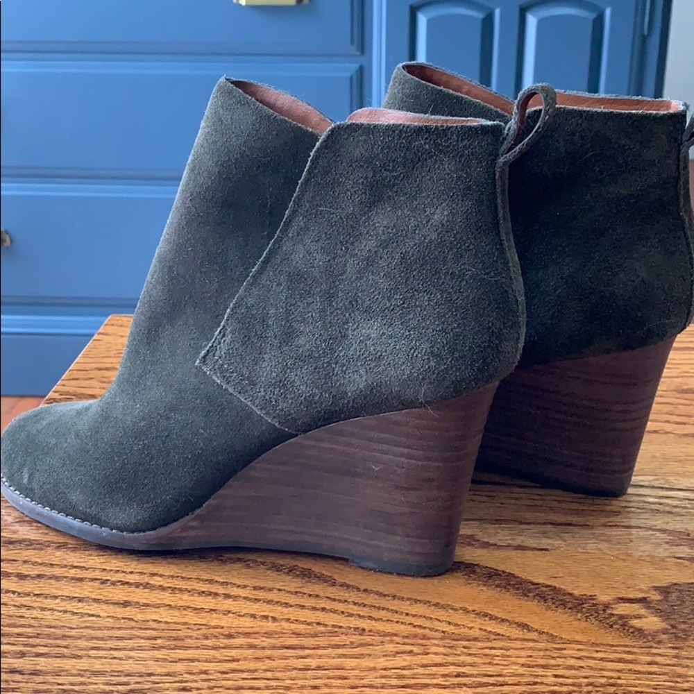 Green wedge heel